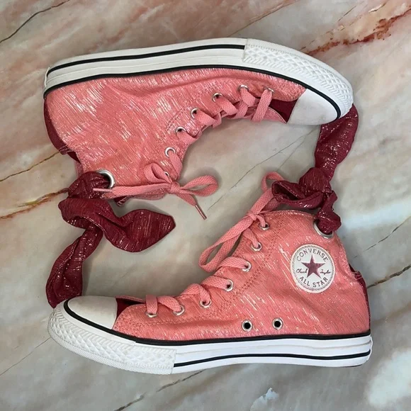 CONVERSE | Junior Chuck Taylor Bow Back Hi-Tops - Picture 2 of 14